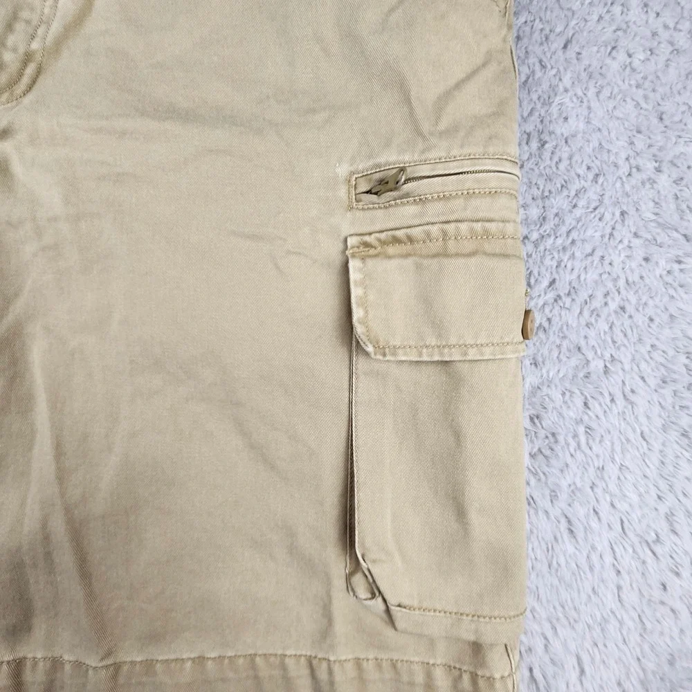 Izod cargo shorts